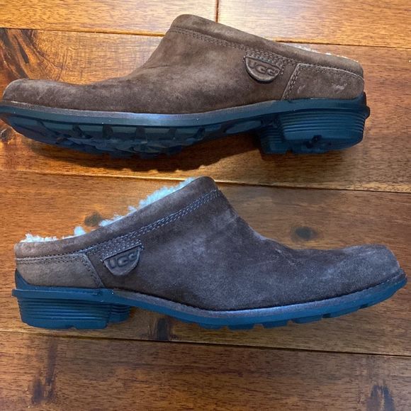 UGG slide - Picture 5 of 7